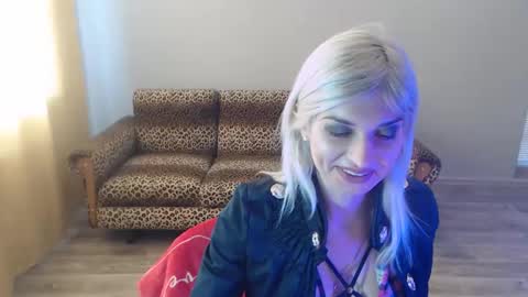 Snapshot of sexybeatriice chatting on 02/11/25, 07:23 sexybeatriice online show from 02/11/25, 07:23