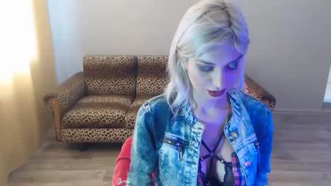 Snapshot of sexybeatriice chatting on 02/16/25, 07:04 sexybeatriice online show from 02/16/25, 07:04