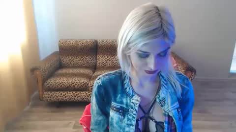 Snapshot of sexybeatriice chatting on 02/16/25, 10:10 sexybeatriice online show from 02/16/25, 10:10