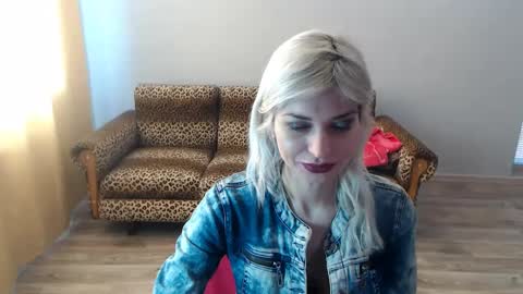 Snapshot of sexybeatriice chatting on 02/24/25, 07:11 sexybeatriice online show from 02/24/25, 07:11