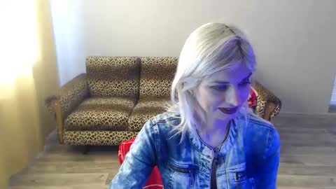 Snapshot of sexybeatriice chatting on 02/25/25, 07:20 sexybeatriice online show from 02/25/25, 07:20