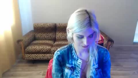 Snapshot of sexybeatriice chatting on 02/27/25, 10:26 sexybeatriice online show from 02/27/25, 10:26