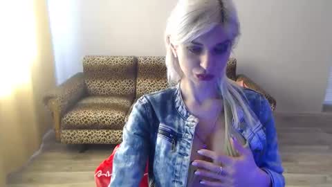 Snapshot of sexybeatriice chatting on 02/28/25, 07:37 sexybeatriice online show from 02/28/25, 07:37