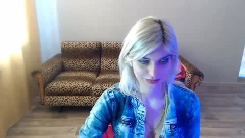 Snapshot of sexybeatriice chatting on 02/28/25, 10:41 sexybeatriice online show from 02/28/25, 10:41