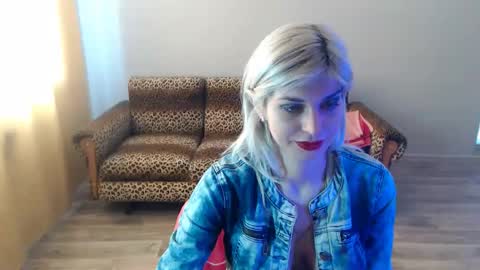 Snapshot of sexybeatriice chatting on 03/01/25, 10:24 sexybeatriice online show from 03/01/25, 10:24
