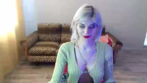 Snapshot of sexybeatriice chatting on 03/03/25, 01:31 sexybeatriice online show from 03/03/25, 01:31