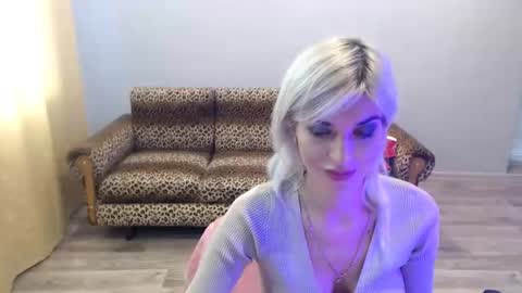 Snapshot of sexybeatriice chatting on 10/09/25, 06:33 sexybeatriice online show from 10/09/25, 06:33
