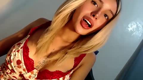 Snapshot of sexybite1 chatting on 03/11/25, 10:29 Seraphina Blaze online show from 03/11/25, 10:29