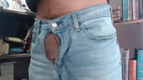 Snapshot of sexyboylatino19cm chatting on 12/23/24, 06:58 Daniel online show from 12/23/24, 06:58