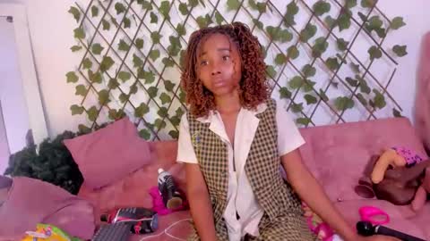 sofia online show from 10/10/25, 11:31