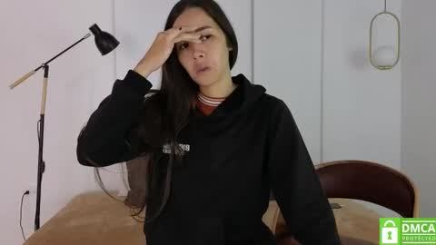 chanell and yina online show from 11/08/25, 01:11