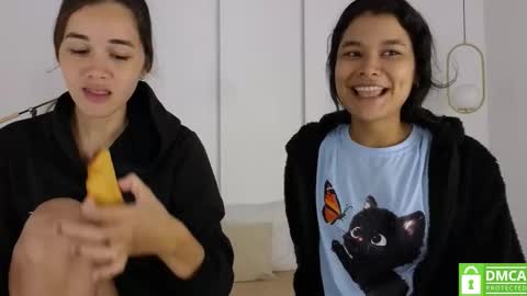 chanell and yina online show from 11/25/25, 01:22