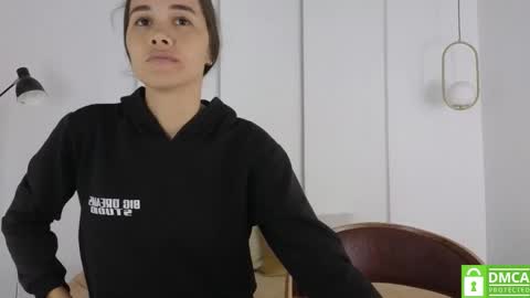 chanell and yina online show from 11/29/25, 01:25