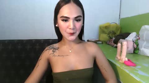 Snapshot of sexycheskax18 chatting on 05/27/26, 08:11 pretty Cheska online show from 05/27/26, 08:11