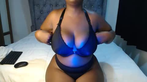 Snapshot of sexychocco_ chatting on 10/27/25, 04:49 sexychocco online show from 10/27/25, 04:49