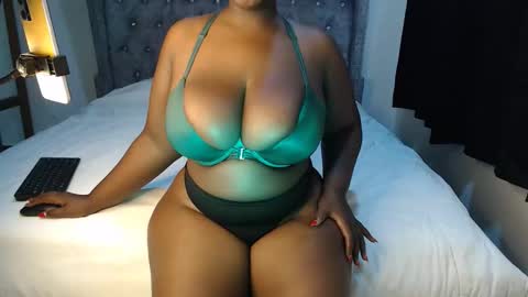 Snapshot of sexychocco_ chatting on 10/29/25, 06:37 sexychocco online show from 10/29/25, 06:37