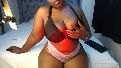 Snapshot of sexychocco_ chatting on 11/02/25, 10:50 sexychocco online show from 11/02/25, 10:50
