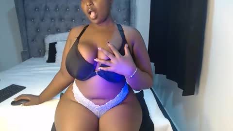Snapshot of sexychocco_ chatting on 11/19/25, 06:35 sexychocco online show from 11/19/25, 06:35