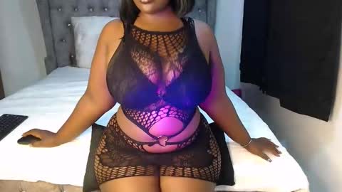 Snapshot of sexychocco_ chatting on 11/30/25, 04:00 sexychocco online show from 11/30/25, 04:00