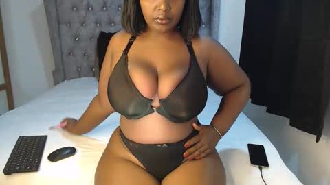 Snapshot of sexychocco_ chatting on 12/19/25, 09:27 sexychocco online show from 12/19/25, 09:27