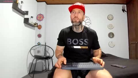 Antonioylola online show from 11/04/25, 12:04