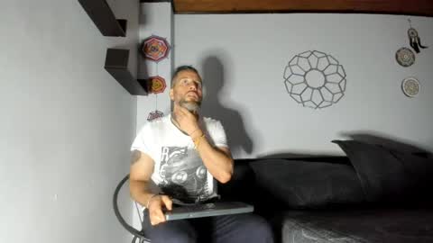 Snapshot of sexycolombian2022 chatting on 06/06/26, 10:53 Antonioylola online show from 06/06/26, 10:53