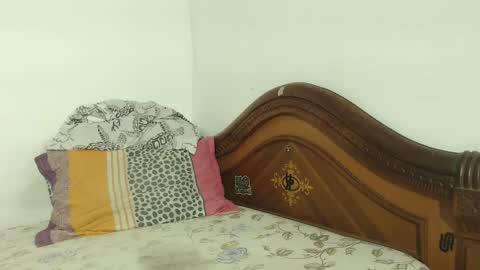 Snapshot of sexydarkhunter2 chatting on 01/17/25, 12:10 Mike online show from 01/17/25, 12:10