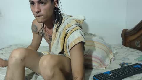 Snapshot of sexydarkhunter2 chatting on 02/03/25, 04:25 Mike online show from 02/03/25, 04:25