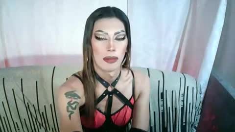 Snapshot of sexydevine_34 chatting on 05/11/26, 10:18 Devine online show from 05/11/26, 10:18