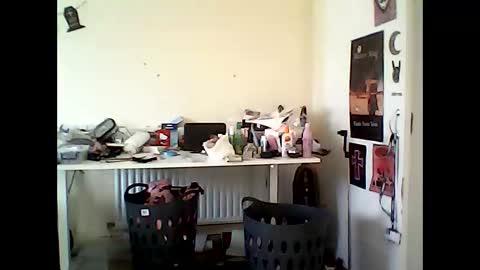 Snapshot of sexyemoprincess chatting on 09/11/25, 09:42 Wouldntyouliketoknow online show from 09/11/25, 09:42