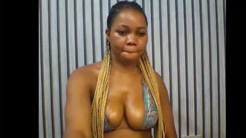 Snapshot of sexyeye368293 chatting on 10/29/25, 12:24 sexyeye368293 online show from 10/29/25, 12:24