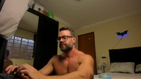 Snapshot of sexyflightz chatting on 10/02/25, 04:25 chris online show from 10/02/25, 04:25