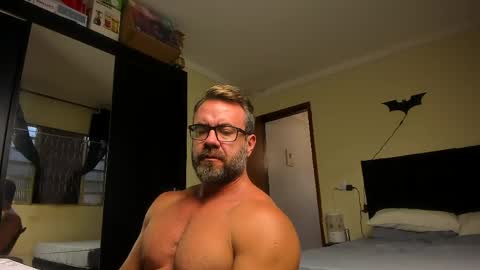 chris online show from 05/11/26, 07:33