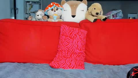 Ari online show from 10/11/25, 06:28