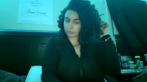 Snapshot of sexygoddesslizaaa chatting on 01/10/25, 12:59 ETERNAL GODDESS WOMAN online show from 01/10/25, 12:59