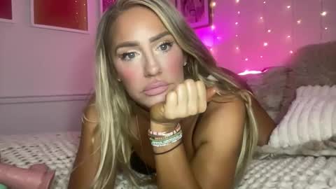 Ashley Love online show from 02/03/26, 08:19