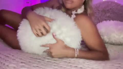 Snapshot of sexygoodvibebabe69 chatting on 06/18/26, 12:42 Ashley Love online show from 06/18/26, 12:42