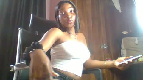 Hailey online show from 09/14/25, 08:46