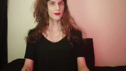 Snapshot of sexyirishcat chatting on 10/12/25, 12:20 elsathedarlin online show from 10/12/25, 12:20