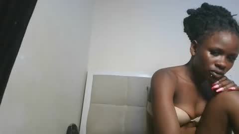 Snapshot of sexykiki18 chatting on 01/12/26, 10:42 sexykiki18 online show from 01/12/26, 10:42