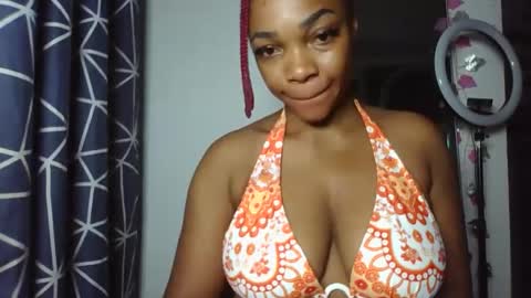 Snapshot of sexykuchie889 chatting on 05/19/26, 08:42 malia online show from 05/19/26, 08:42