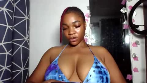Snapshot of sexykuchie889 chatting on 05/22/26, 10:43 malia online show from 05/22/26, 10:43