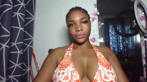 Snapshot of sexykuchie889 chatting on 05/27/26, 11:51 malia online show from 05/27/26, 11:51