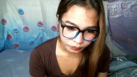 Snapshot of sexylaylia chatting on 06/20/26, 07:00 Laylia3 online show from 06/20/26, 07:00