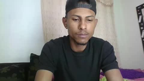 Snapshot of sexyleon69 chatting on 11/04/25, 04:11 Sexy leon online show from 11/04/25, 04:11