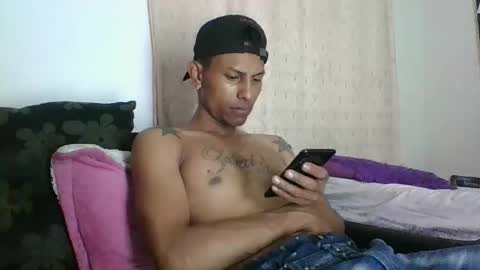 Snapshot of sexyleon69 chatting on 11/24/25, 02:06 Sexy leon online show from 11/24/25, 02:06