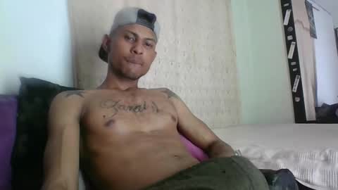 Snapshot of sexyleon69 chatting on 02/10/26, 01:43 Sexy leon online show from 02/10/26, 01:43