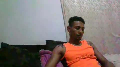 Snapshot of sexyleon69 chatting on 02/16/26, 07:48 Sexy leon online show from 02/16/26, 07:48