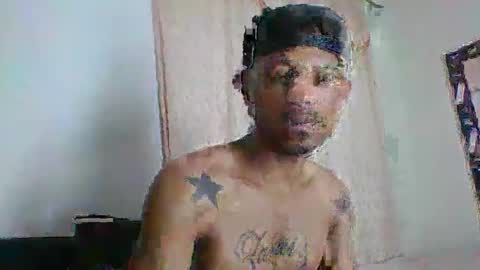 Snapshot of sexyleon69 chatting on 02/19/26, 05:03 Sexy leon online show from 02/19/26, 05:03