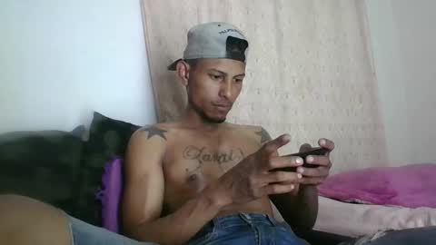 Snapshot of sexyleon69 chatting on 03/05/26, 01:07 Sexy leon online show from 03/05/26, 01:07